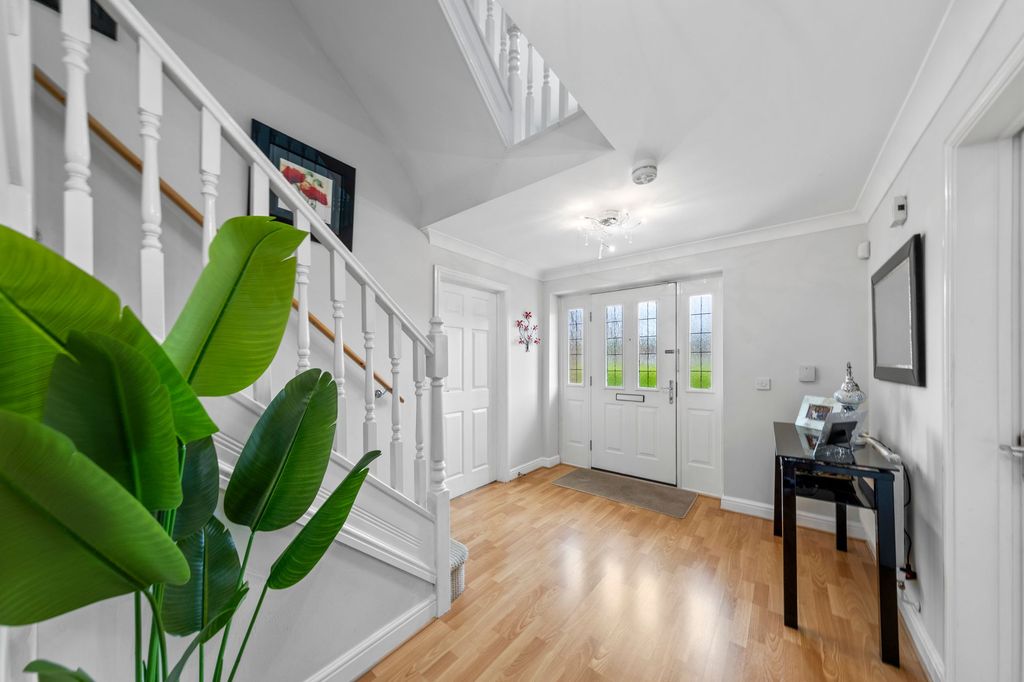 Property photo 2 of 61