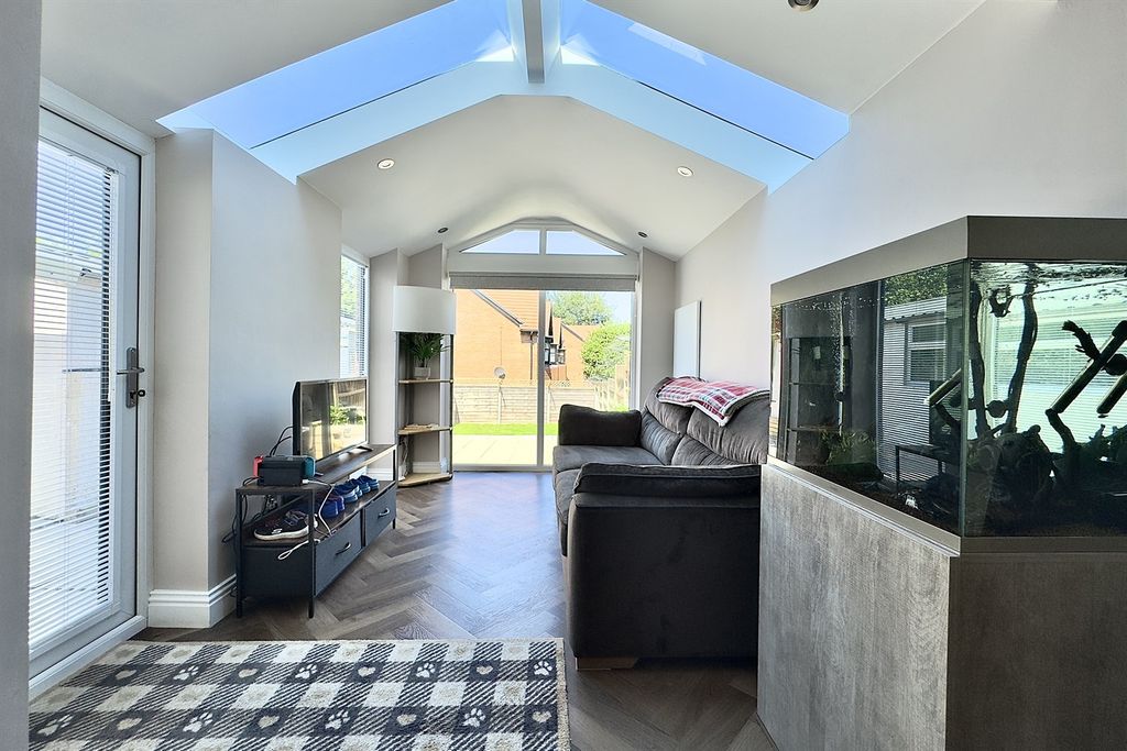 Property photo 3 of 12 Orangery