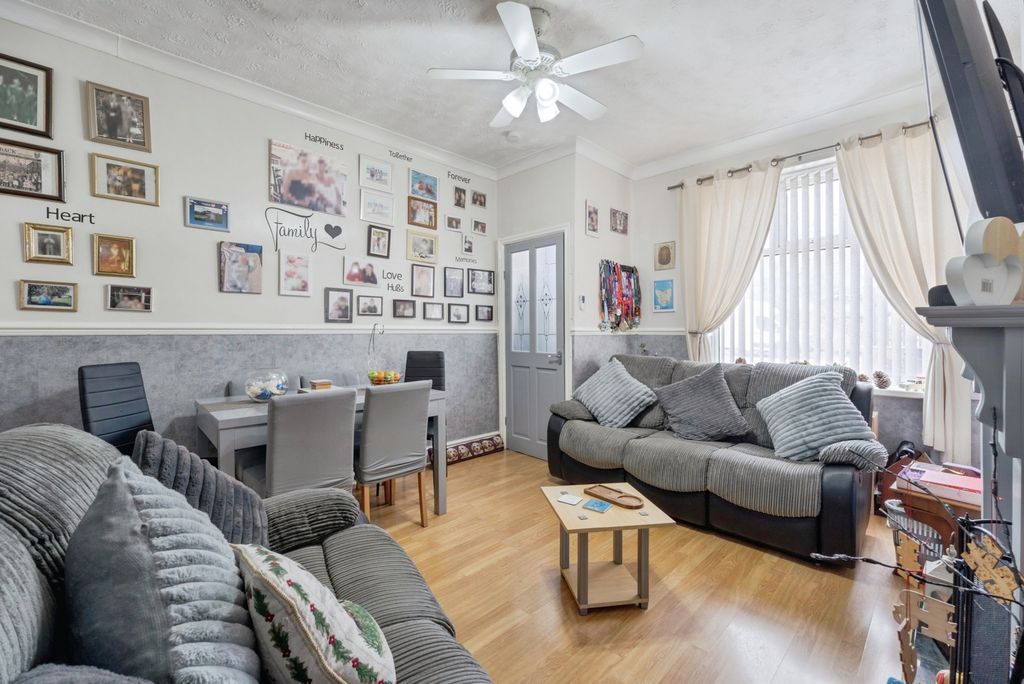 Property photo 2 of 21 Pbox-Img.Jpg