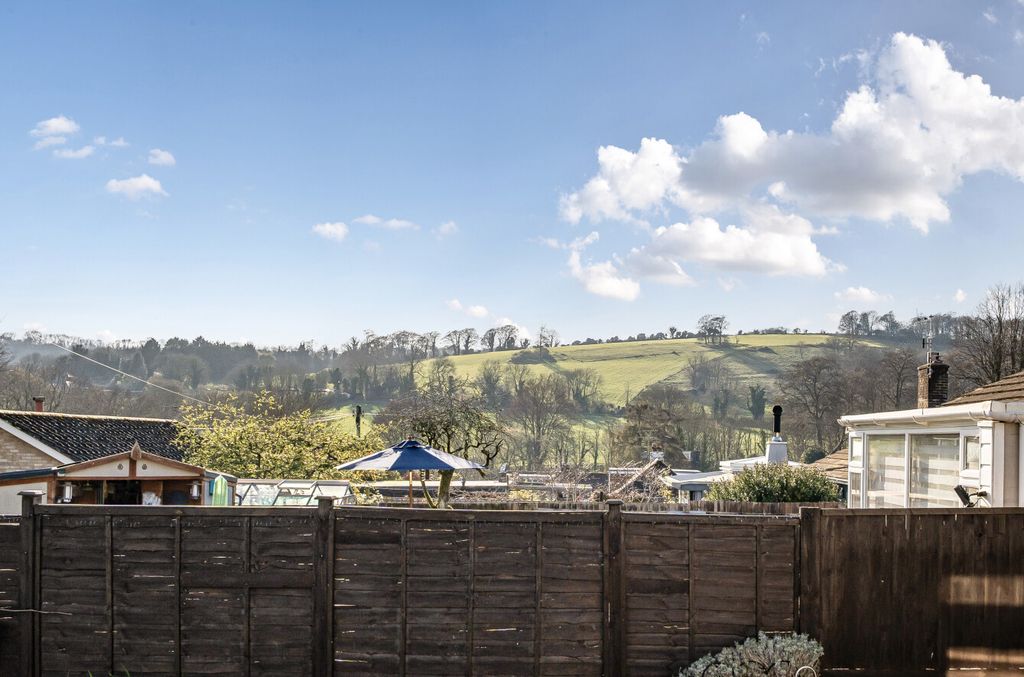 Property photo 2 of 19 1433764-18-69Bc7F...