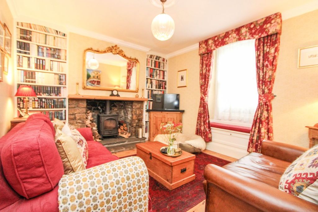 Property photo 2 of 33