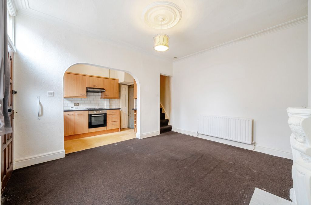 Property photo 2 of 10 1339785-1-6895d09...