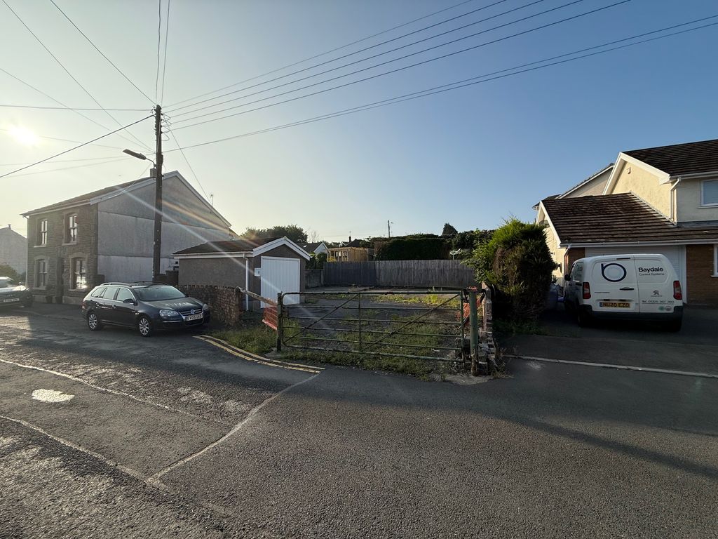 Property photo 1 of 4