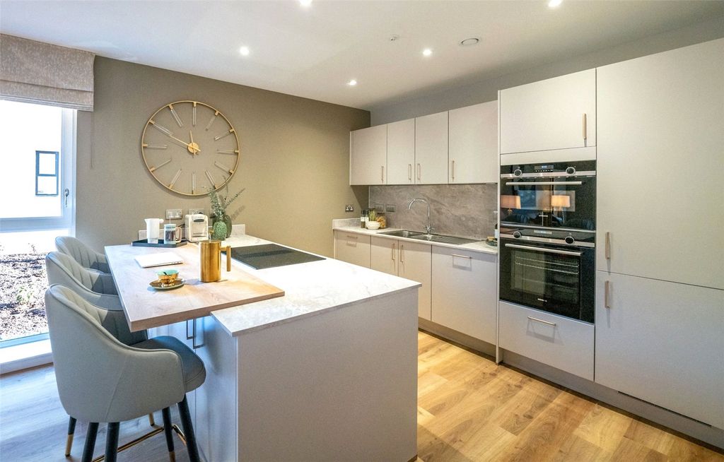 Property photo 3 of 18 Lounge/Kitchen