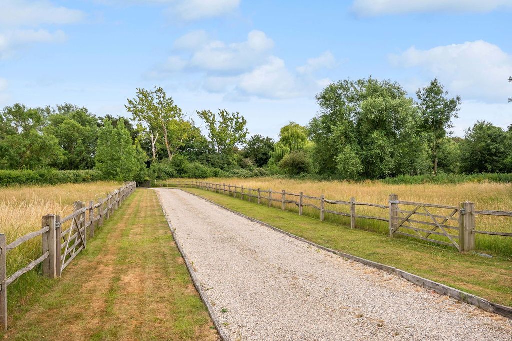 Property photo 3 of 54