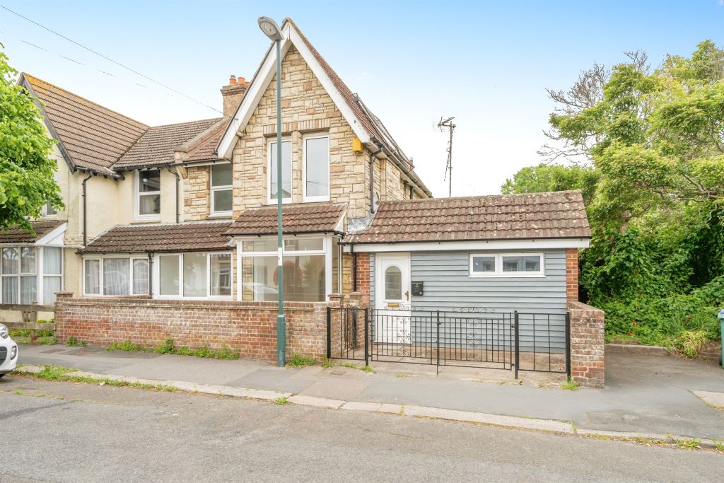 Property photo 2 of 17