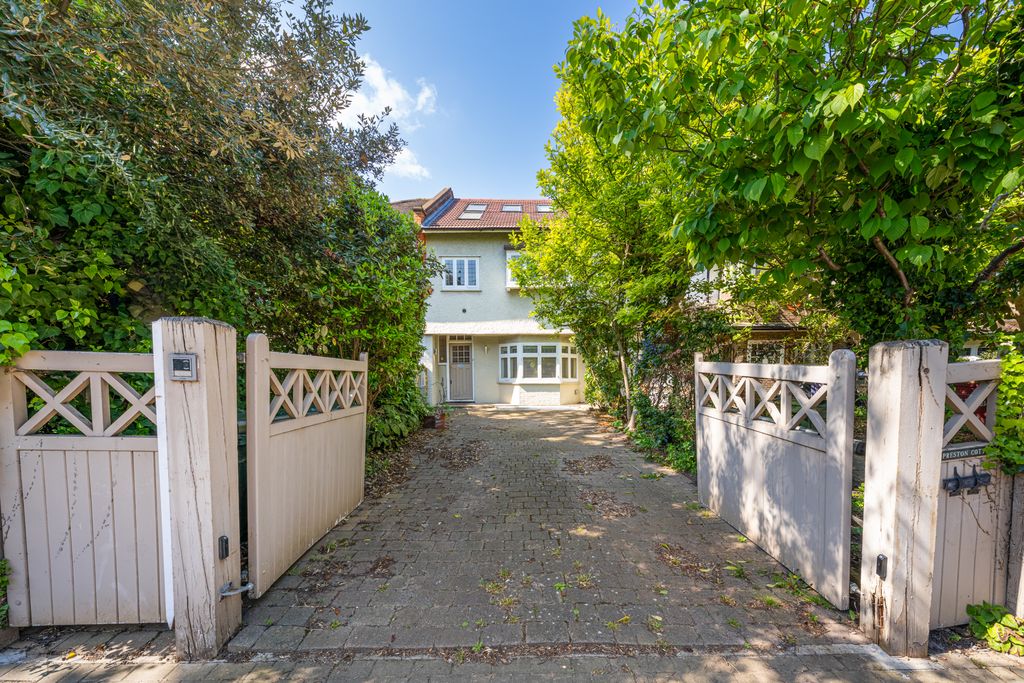 Property photo 1 of 22 Exterior 