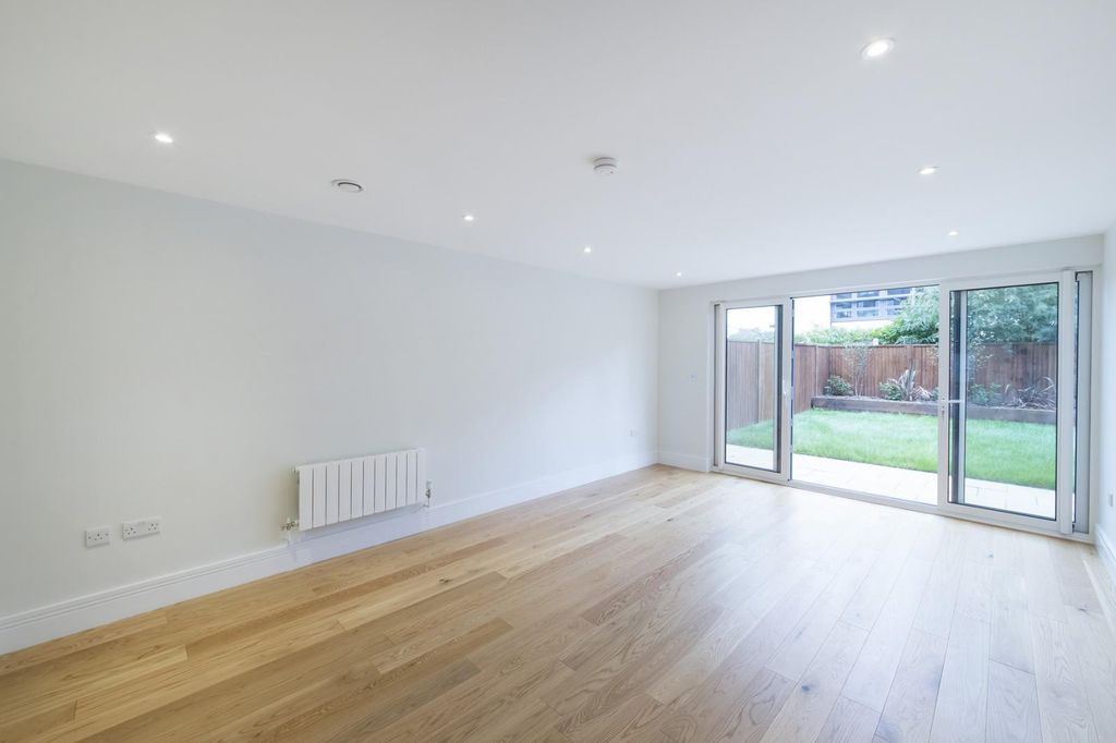 Property photo 3 of 13 Image