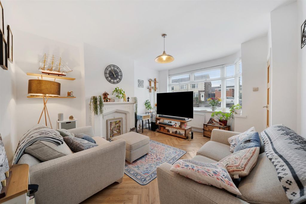 Property photo 2 of 20 58 Dragon Lane-2.Jpg