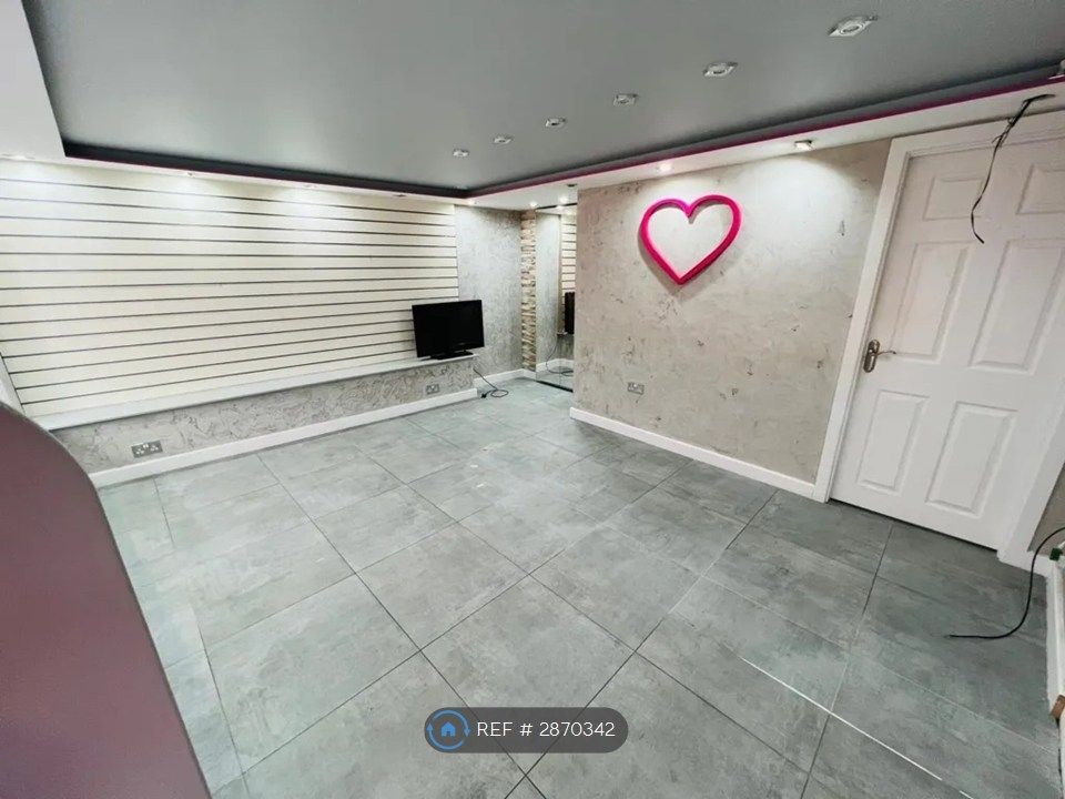 Property photo 3 of 3