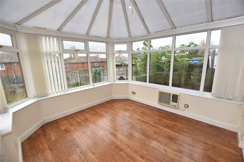 Property photo 3 of 9 Picture No. 06