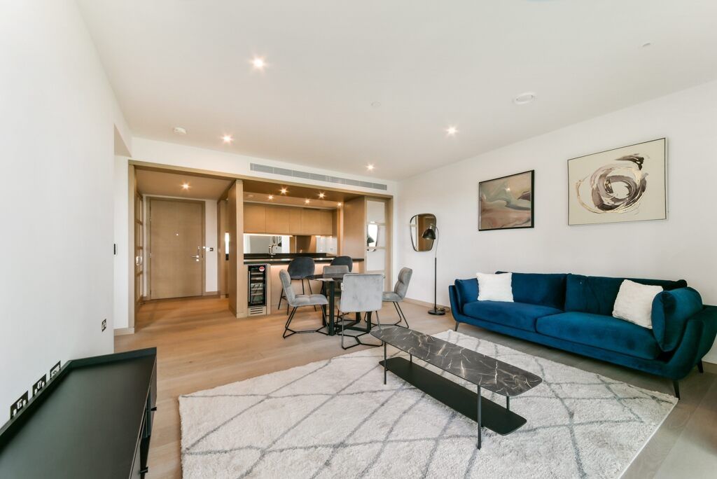 Property photo 1 of 18 Legacy Building, ...