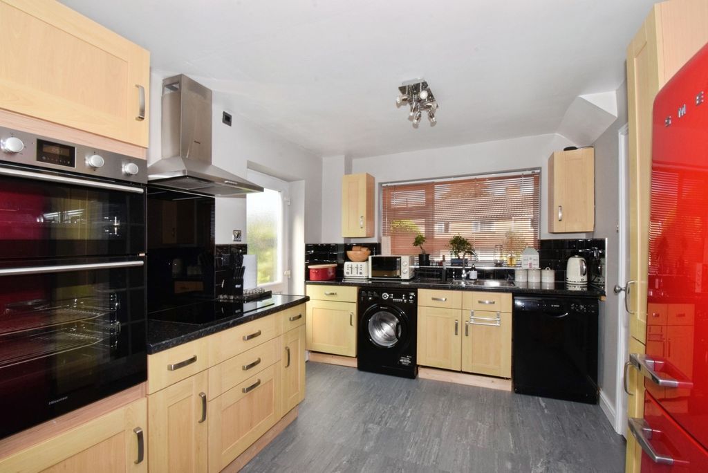 Property photo 2 of 20 Kitchen/Diner
