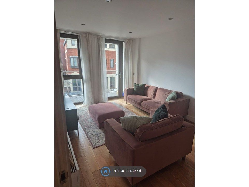 Property photo 1 of 12 Liveing Room