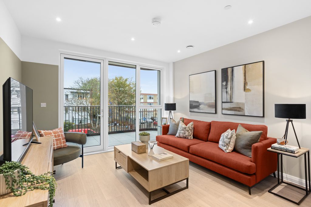 Property photo 2 of 8