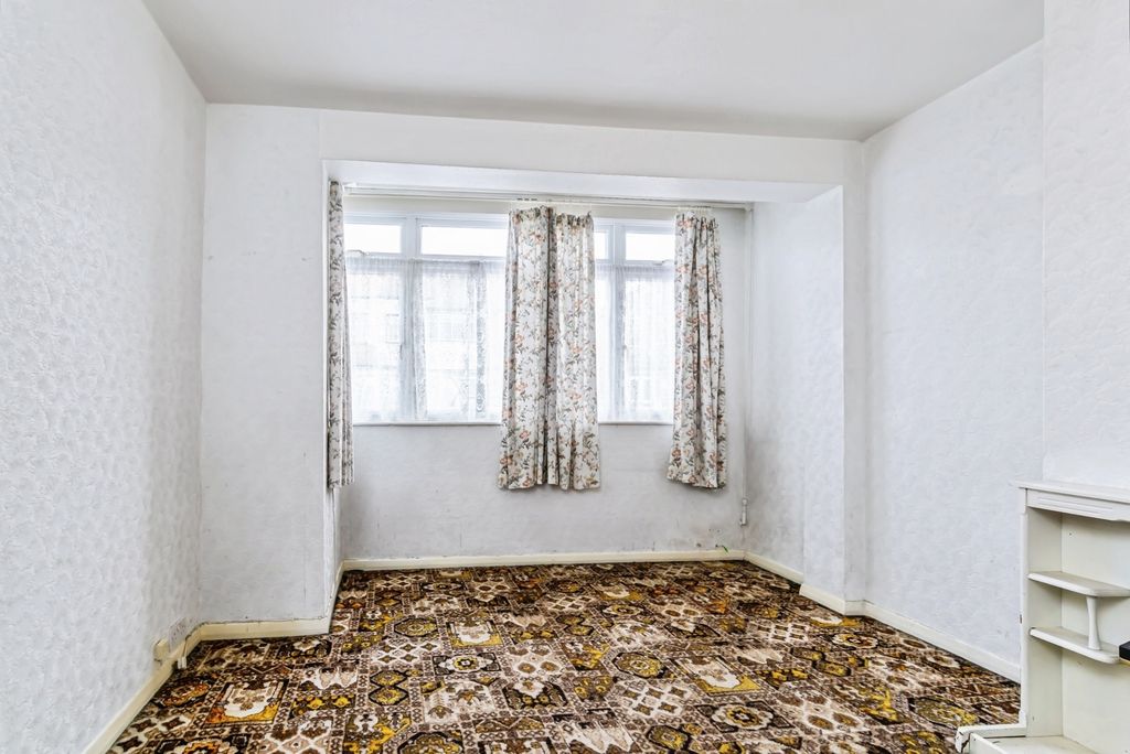 Property photo 3 of 17 Pbox-Img.Jpg