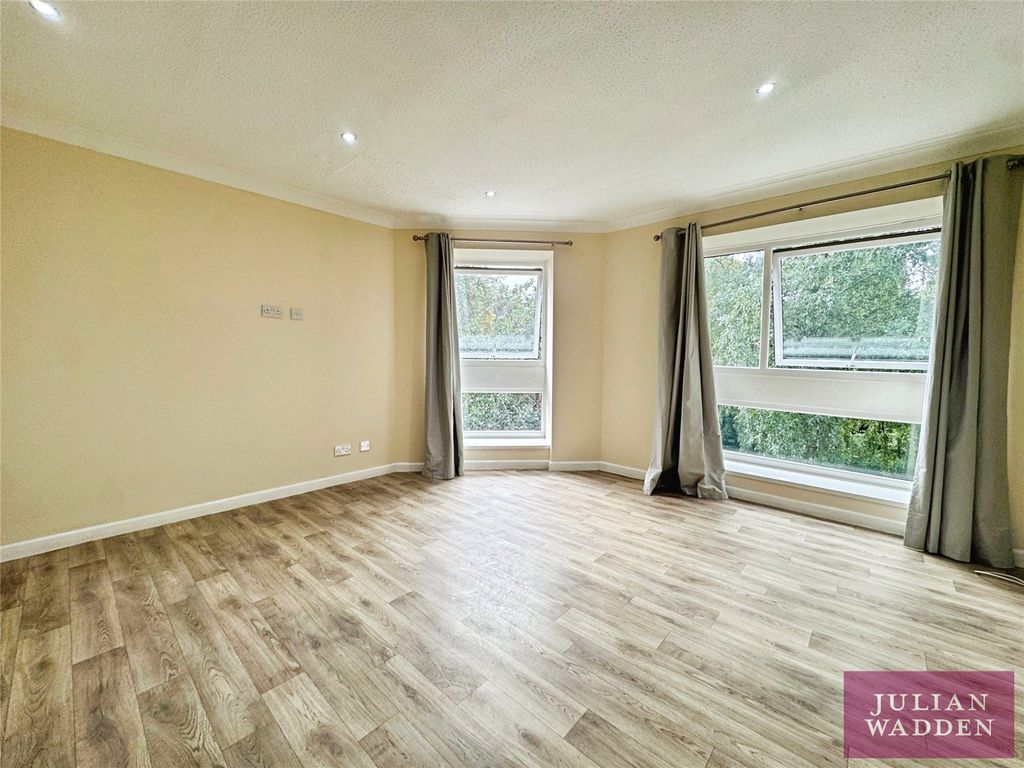 Property photo 2 of 16 Picture No. 22