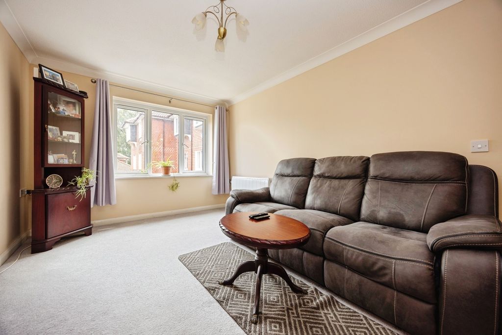 Property photo 2 of 11 Pbox-Img.Jpg