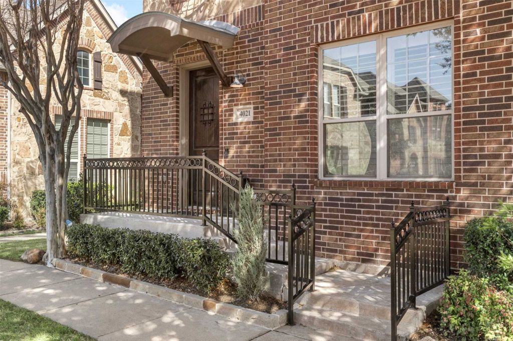 Property photo 1 of 31