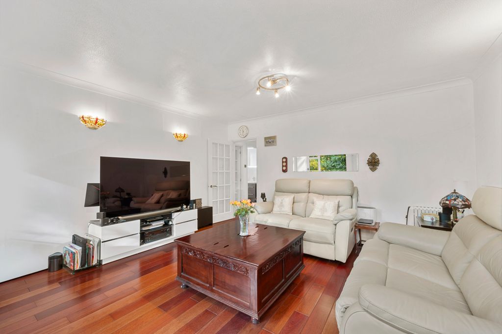 Property photo 3 of 19 Picture No. 09