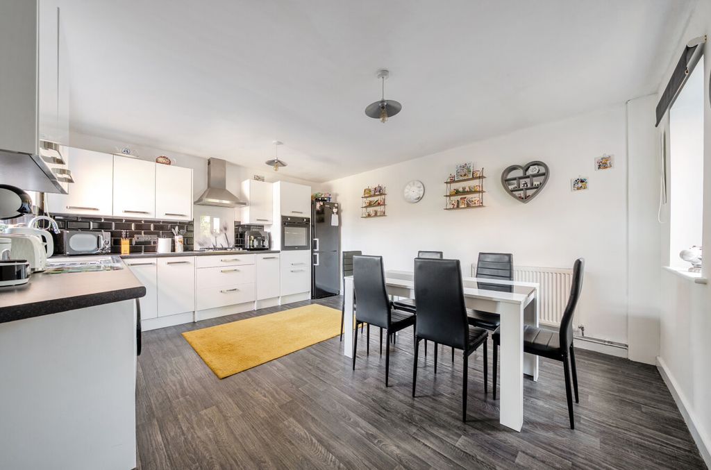 Property photo 3 of 11 1493930-25-6A5E51...