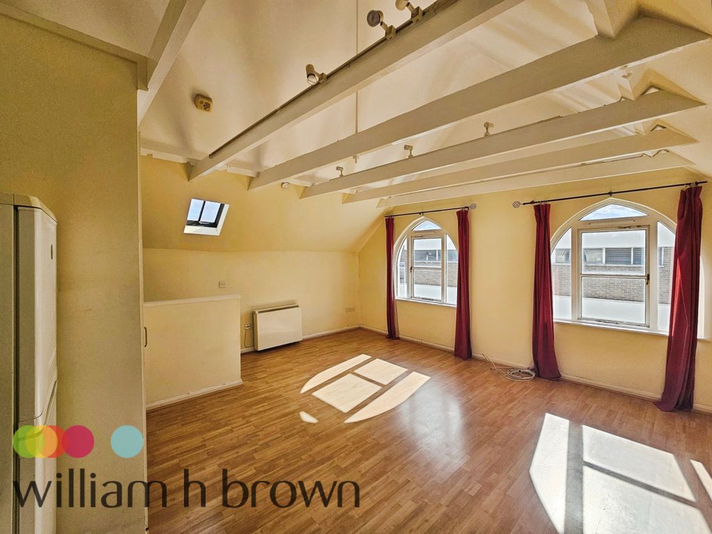 Property photo 3 of 10 Image