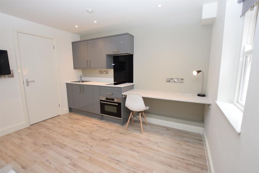 Property photo 2 of 8 2435953