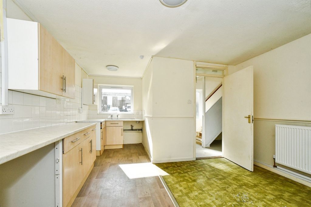 Property photo 3 of 17