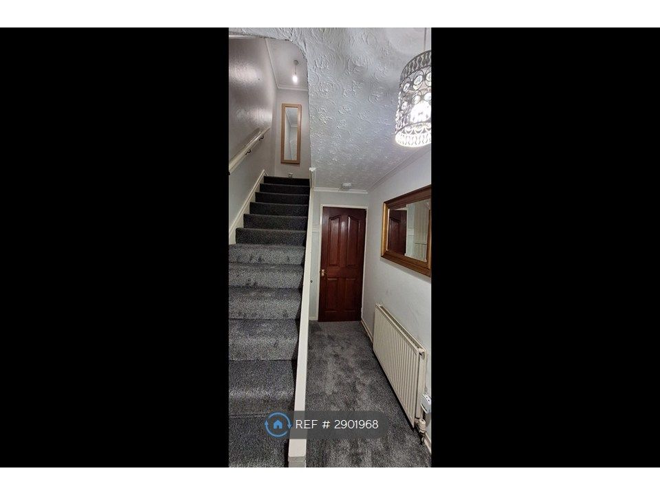 Property photo 2 of 32