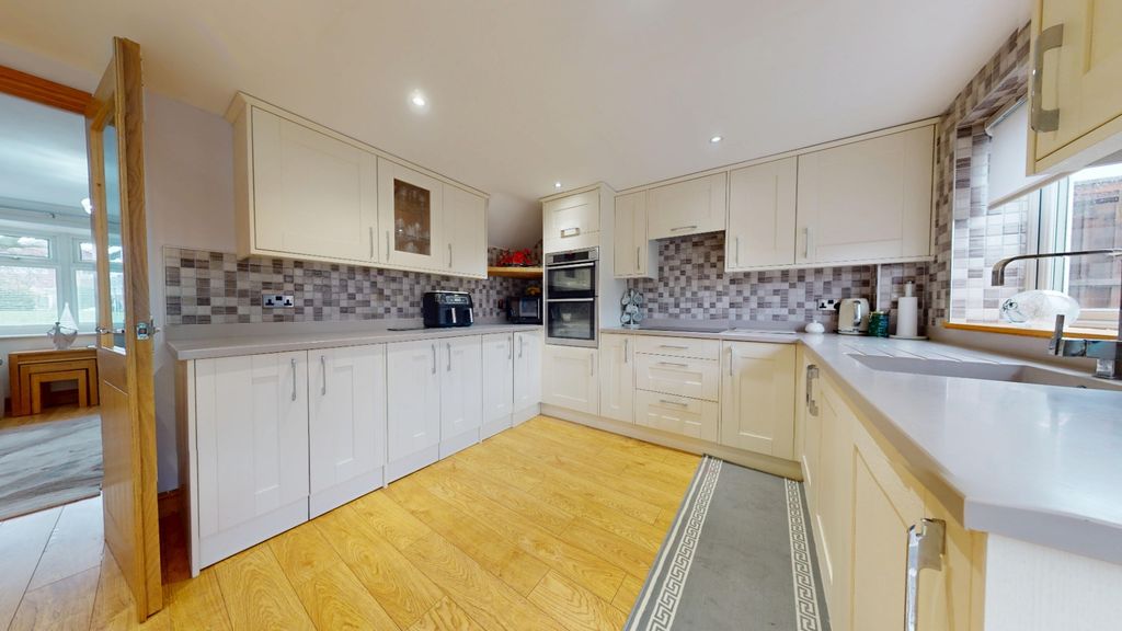 Property photo 3 of 26 4851685