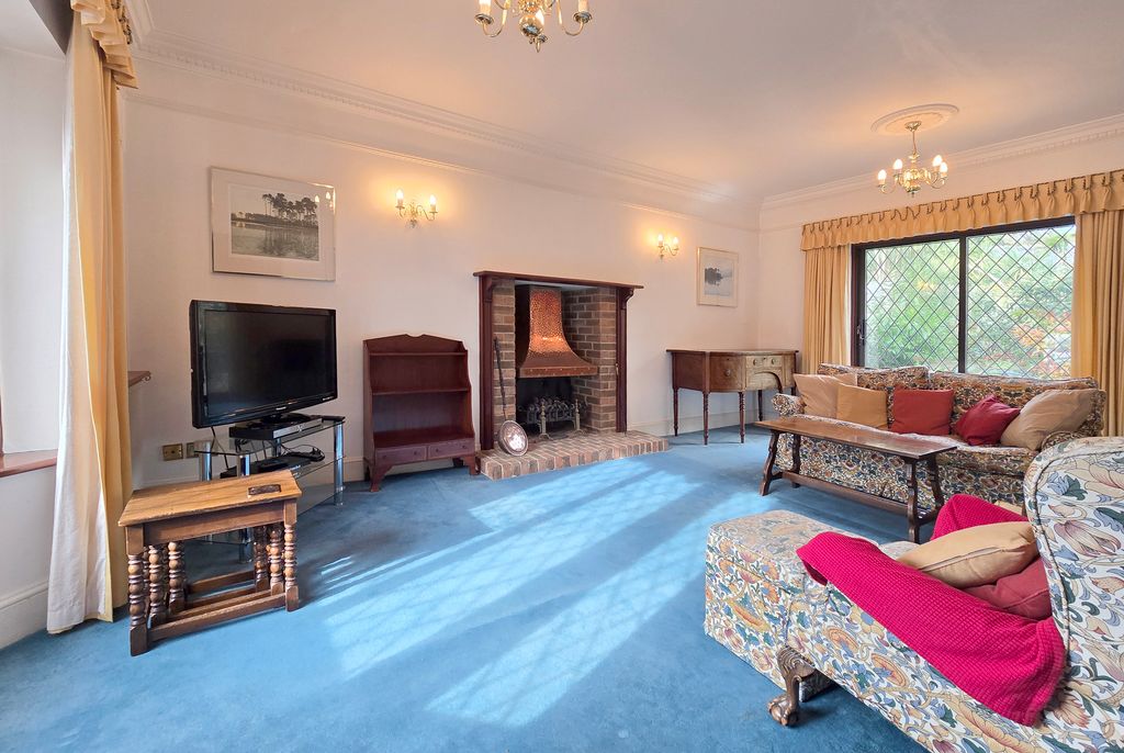 Property photo 2 of 16 9Sp Sitting Room