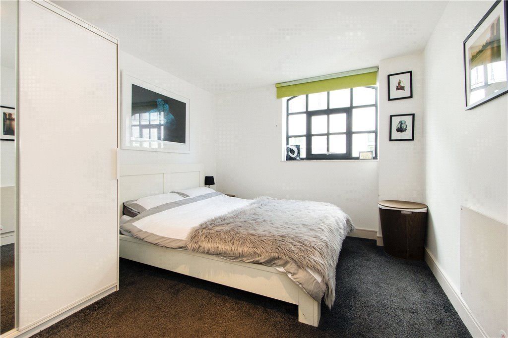 Property photo 3 of 11 Bedroom