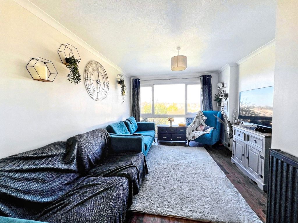 Property photo 3 of 14 3 - Picture No. 20