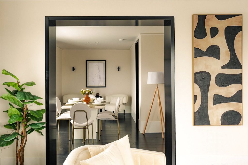 Property photo 2 of 24 Reception To Dining