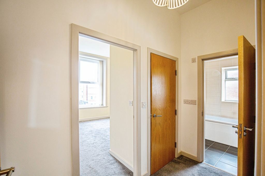 Property photo 2 of 13 Pbox-Img.Jpg