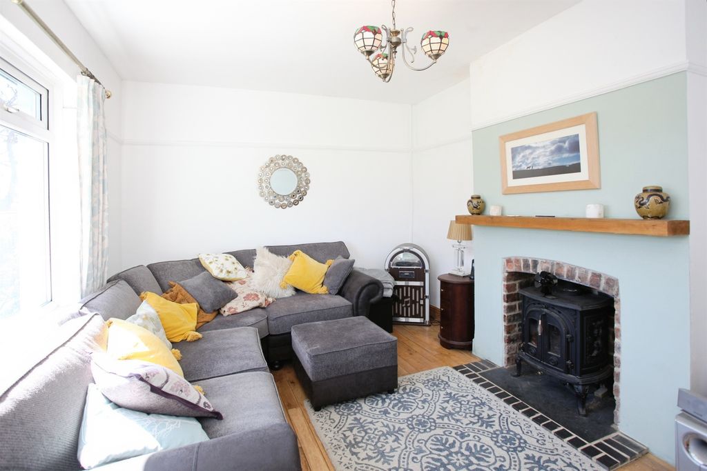 Property photo 3 of 32