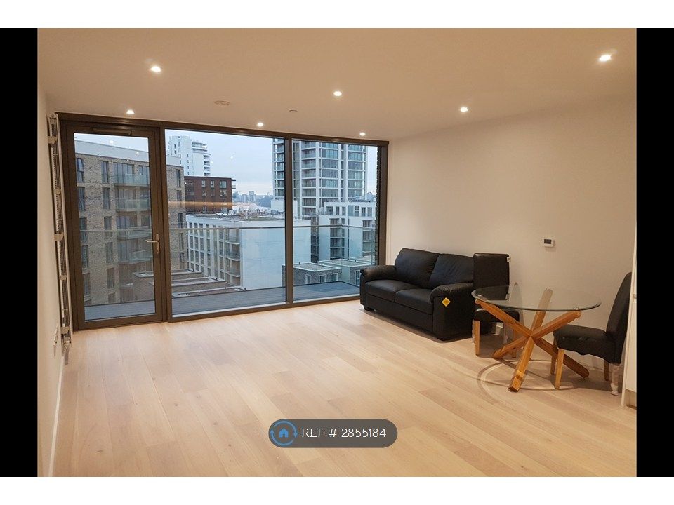 Property photo 1 of 16 Lounge