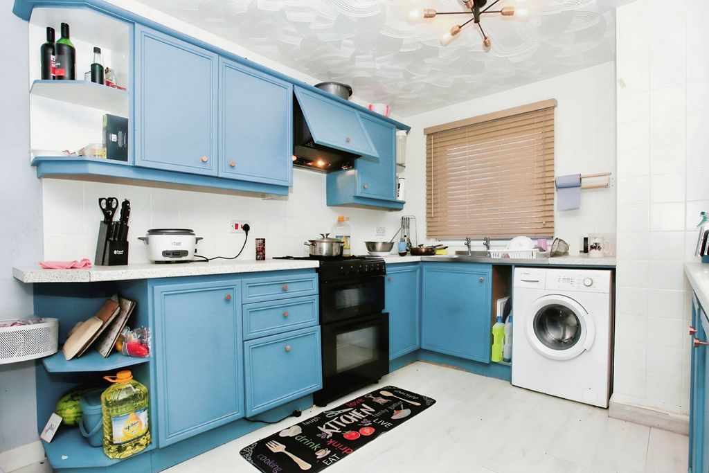 Property photo 2 of 9