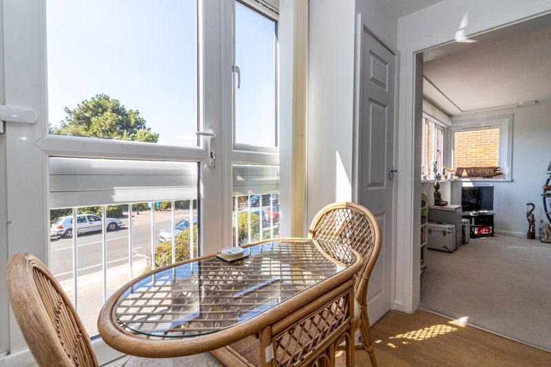 Property photo 3 of 20 .