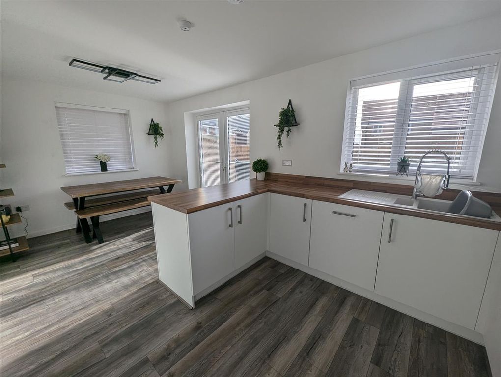Property photo 2 of 12 Kitchen/Diner