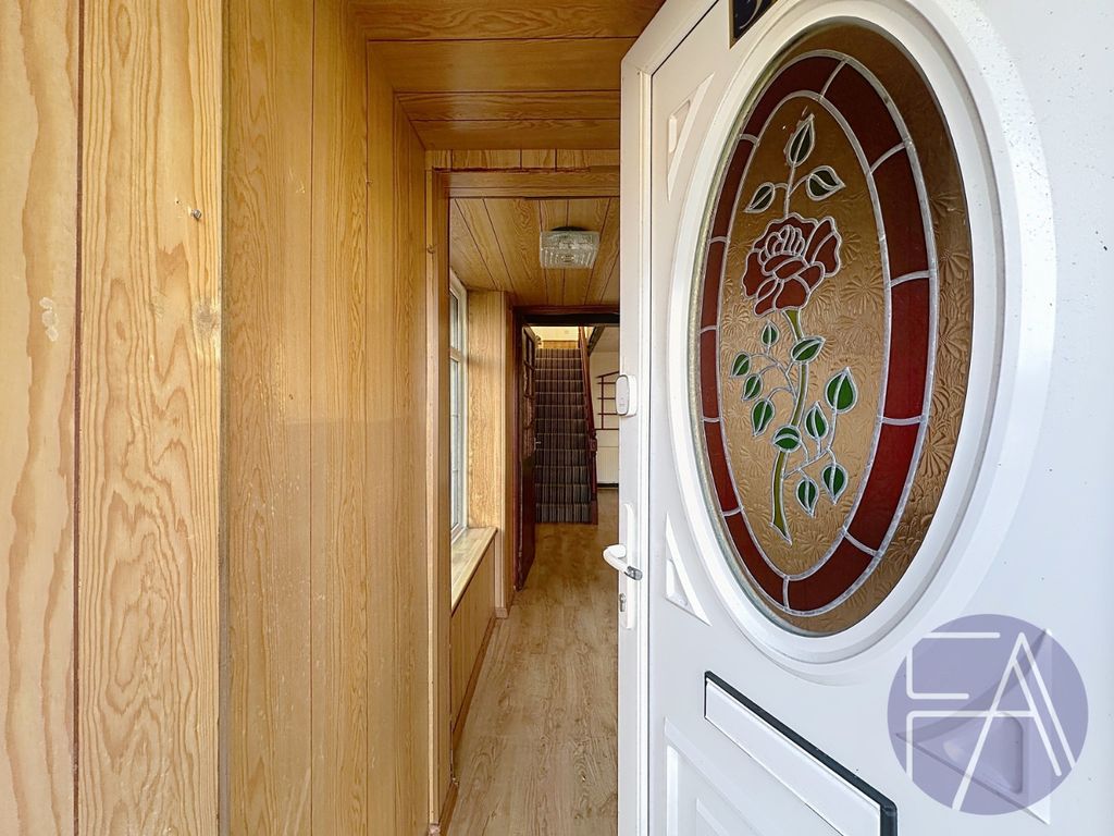 Property photo 2 of 29 4889893