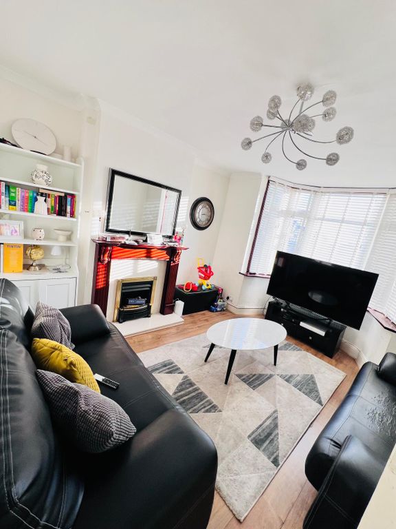 Property photo 2 of 17 Gallery