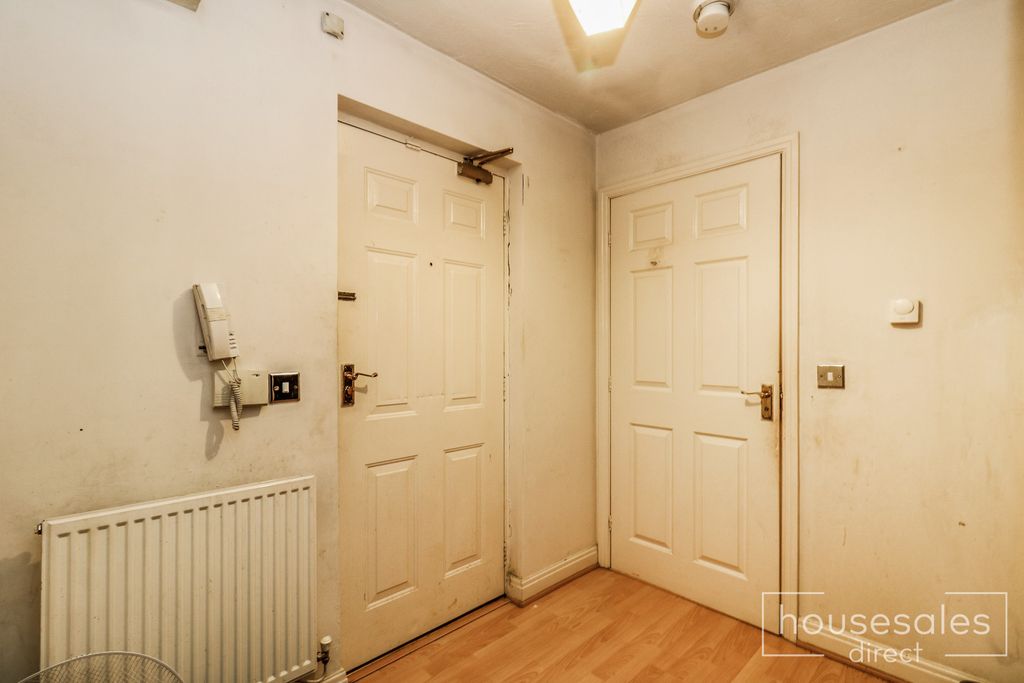 Property photo 3 of 14