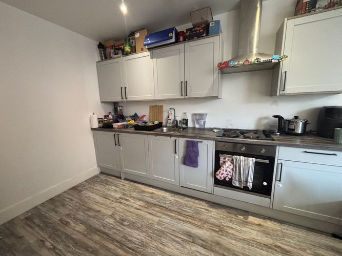 Property photo 1 of 7 Cover