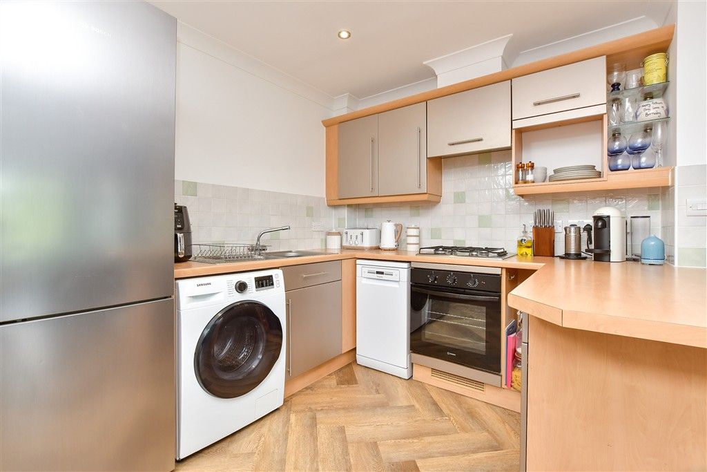 Property photo 2 of 24 Kitchen / Lounge / Diner