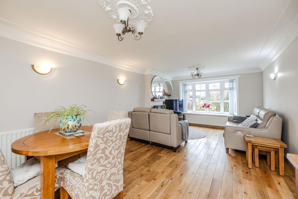 Property photo 2 of 40 Living Room