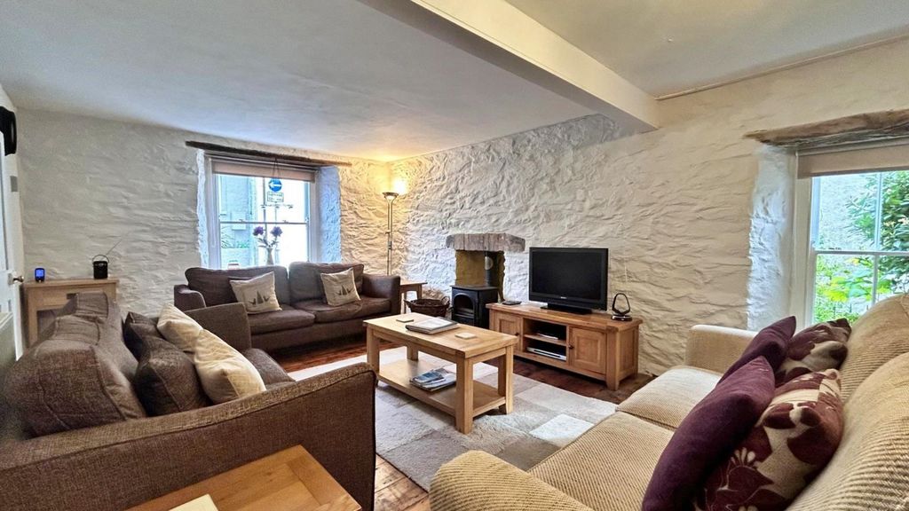 Property photo 2 of 36 Living Room 6.Jpg