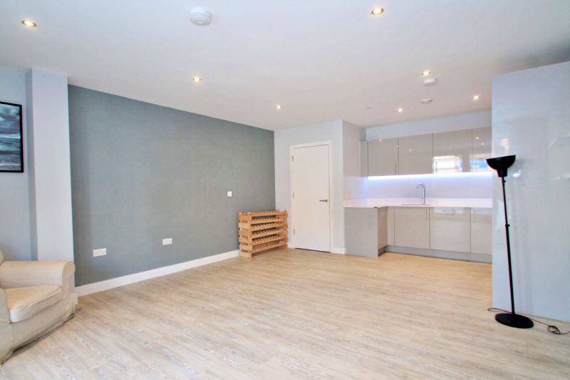 Property photo 2 of 14 Photo 11