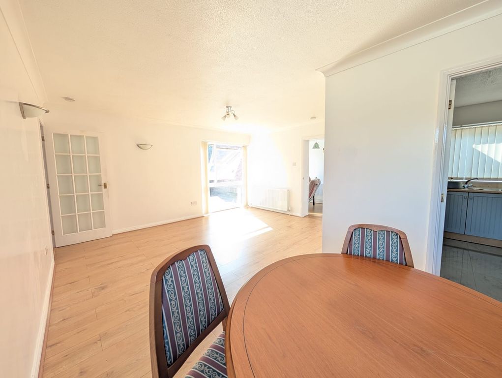 Property photo 2 of 11 Image