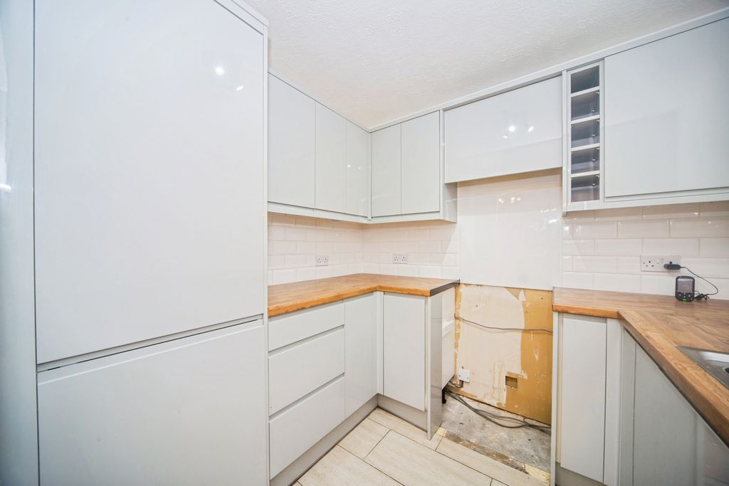 Property photo 2 of 16 Pbox-Img.Jpg